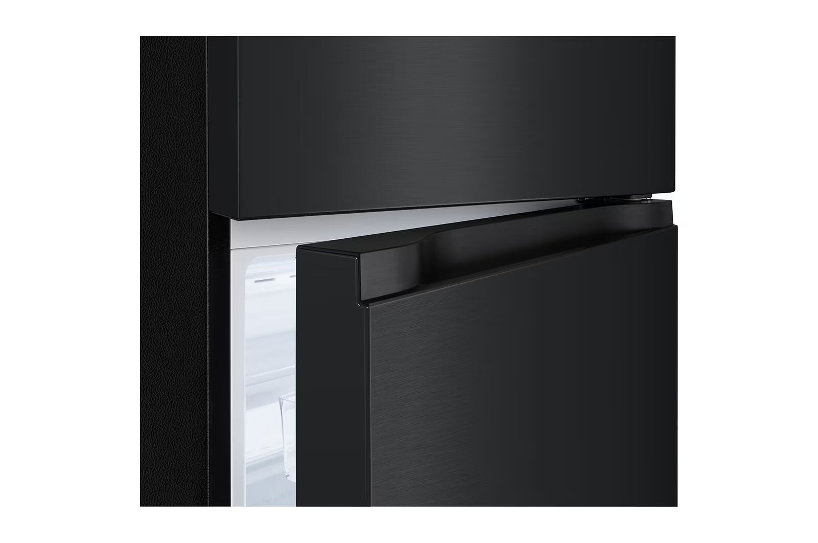 Phần tay nắm cửa được thiết kể chìm vào bên trong