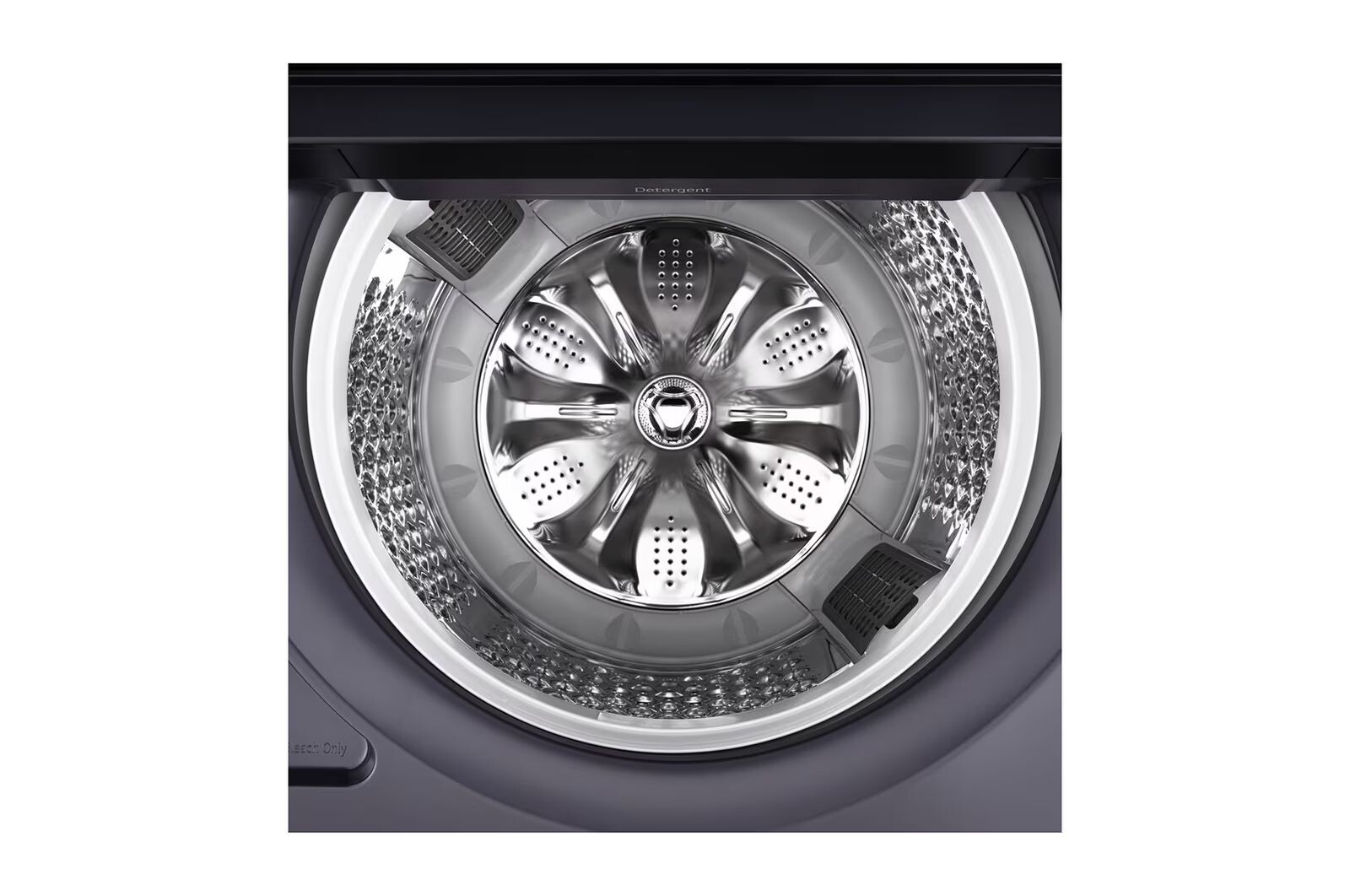 Lồng giặt làm từ chất liệu thép không gỉ hạn chế tình trạng trầy xước sợi vải