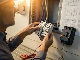 Kiểm tra điều hoà LG không lên nguồn — aptomat và nguồn điện