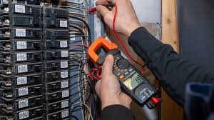 Kiểm tra aptomat nguồn điện điều hoà LG khi máy không lên nguồn